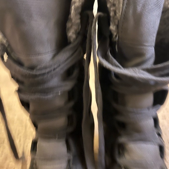 Timberland women’s snow boots - Picture 9 of 12